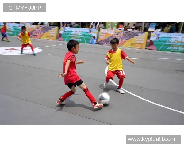 儿童足球明星球员模仿秀带你走进足坛巨星的精彩世界