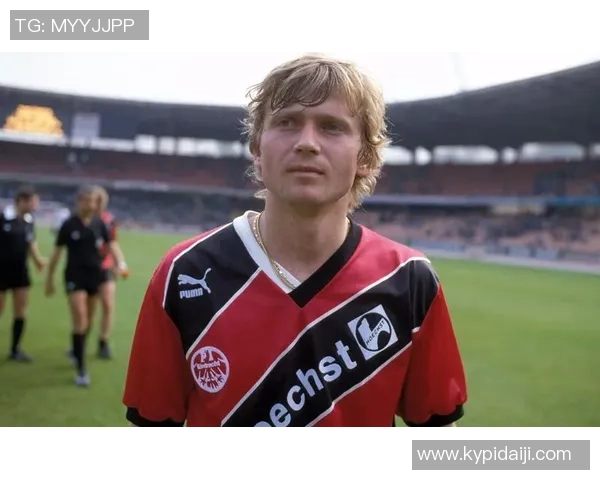 匈牙利足球经典球星回顾:从黄金时代到现代传奇的辉煌历程 匈牙利足球经典球星回顾:从黄金时代到现代传奇的辉煌历程