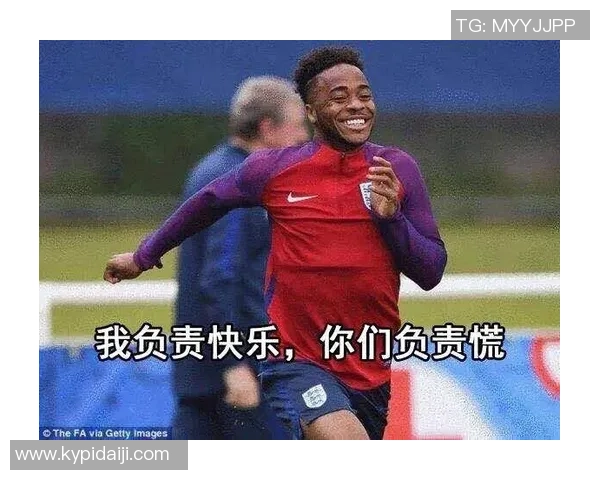 足球球星可爱闺女成长故事引发网友关注温馨瞬间频频登场